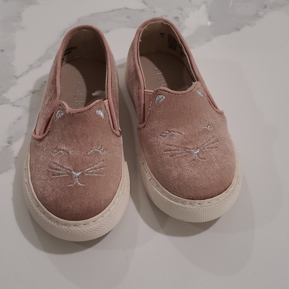 Girl shoes